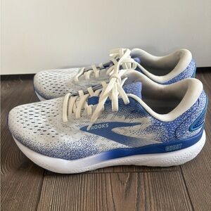 Women’s Brooks Ghost 16 Sneakers size 9